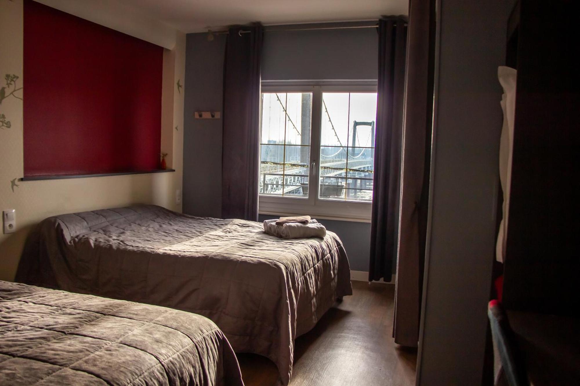 Le Petit Pecheur Hotel Saint-Florent-le-Vieil Exterior photo