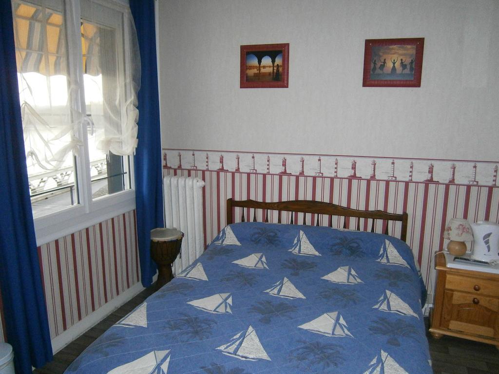 Le Petit Pecheur Hotel Saint-Florent-le-Vieil Exterior photo